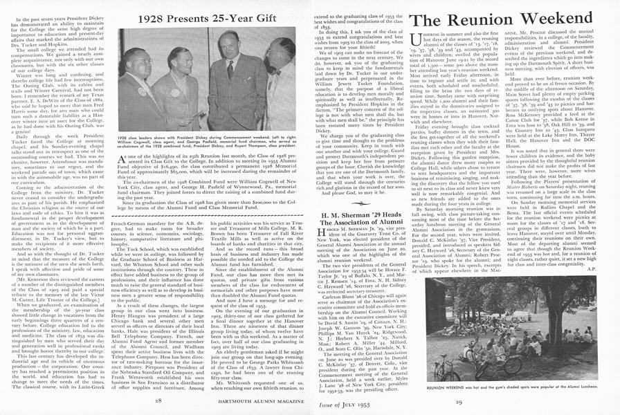 1928 Presents 25-Year Gift