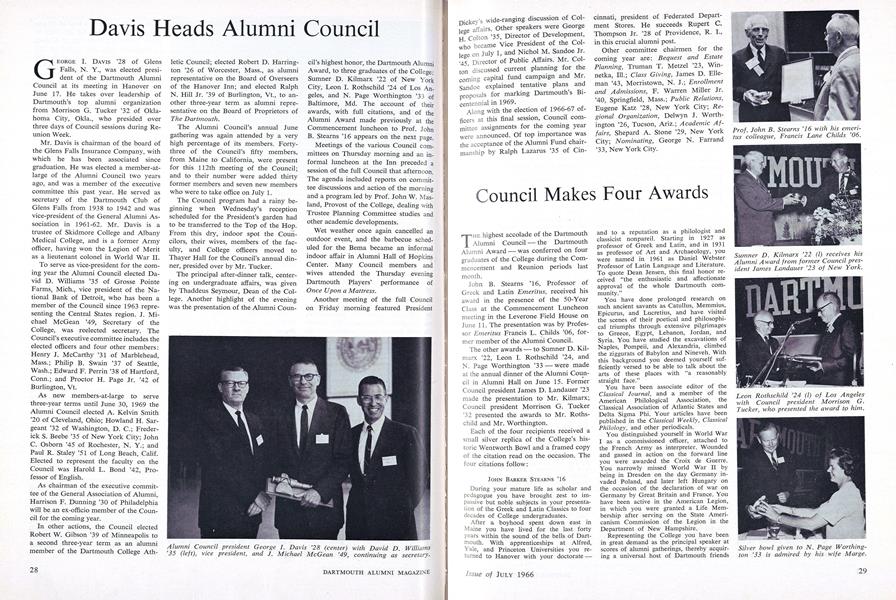 Davis Heads Alumni Council